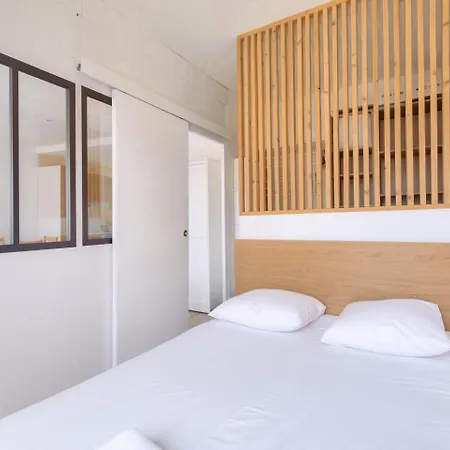 Lovely 1 Bedroom Flat In The Heart Of דירה ניס