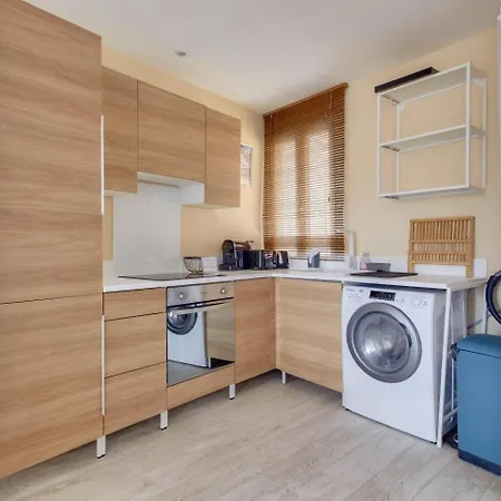 Lovely 1 Bedroom Flat In The Heart Of ניס